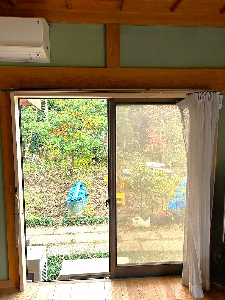 クボガラスの寒暖差の起こりやすいリビングにインプラスを✊の施工前の写真1