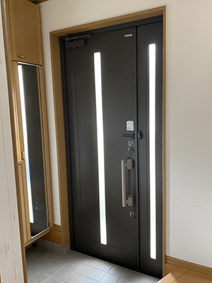 【施工事例】玄関ドア｜防犯性に優れてあたたかい玄関へ REGALO（レガロ）のブログ 写真2