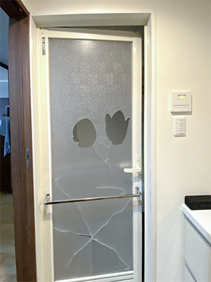 【施工事例】浴室ドアのパネル交換【パネル部分のみ】 REGALO（レガロ）のブログ 写真1