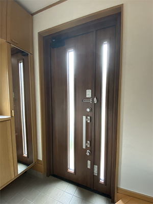 【施工事例】玄関ドア｜防犯性に優れてあたたかい玄関へ REGALO（レガロ）のブログ 写真4