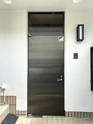 【施工事例】玄関ドアの交換【リフォームで電子錠に】 REGALO（レガロ）のブログ 写真1