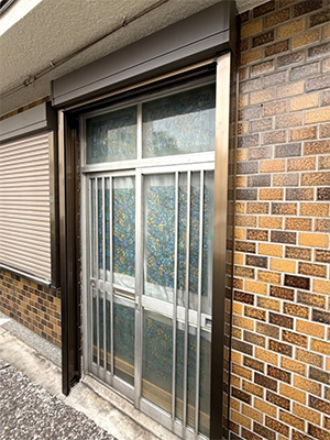 【施工事例】引戸にシャッターの取付｜防犯リフォーム REGALO（レガロ）のブログ 写真4