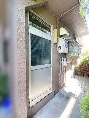 【施工事例】勝手口の取替【防犯性・断熱性アップ】 REGALO(レガロ)のブログ 写真1