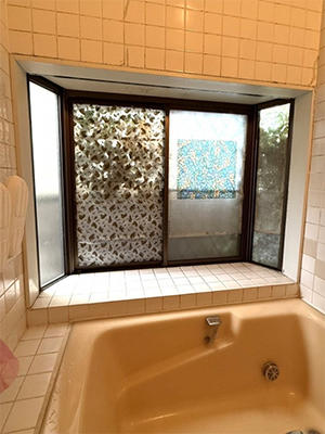 【施工事例】浴室の出窓に「インプラス浴室仕様」!ヒートショック対策にも◎ REGALO(レガロ)のブログ 写真1