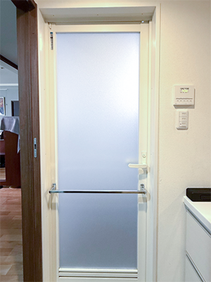 【施工事例】浴室ドアのパネル交換【パネル部分のみ】 REGALO（レガロ）のブログ 写真3