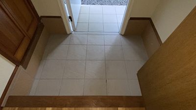 採光タイプの玄関ドアにリフォームしませんか？「リシェント玄関ドア」で暗くて寒い玄関にさようなら！ REGALO（レガロ）のブログ 写真1