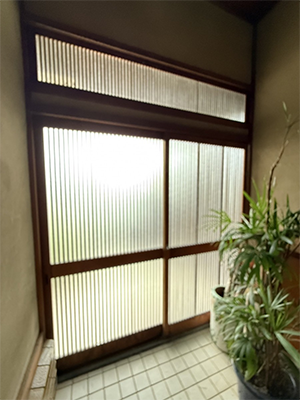 【施工事例】玄関引戸の取替【リシェント玄関引戸2】 REGALO(レガロ)のブログ 写真2