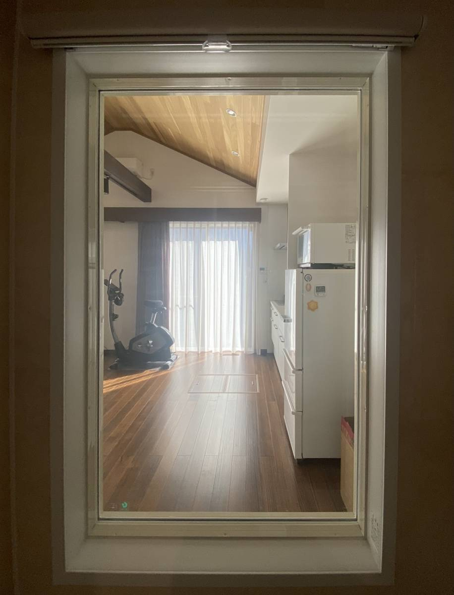 REGALO（レガロ）の浴室のＦＩＸ窓を開閉式の窓に取替の施工前の写真1