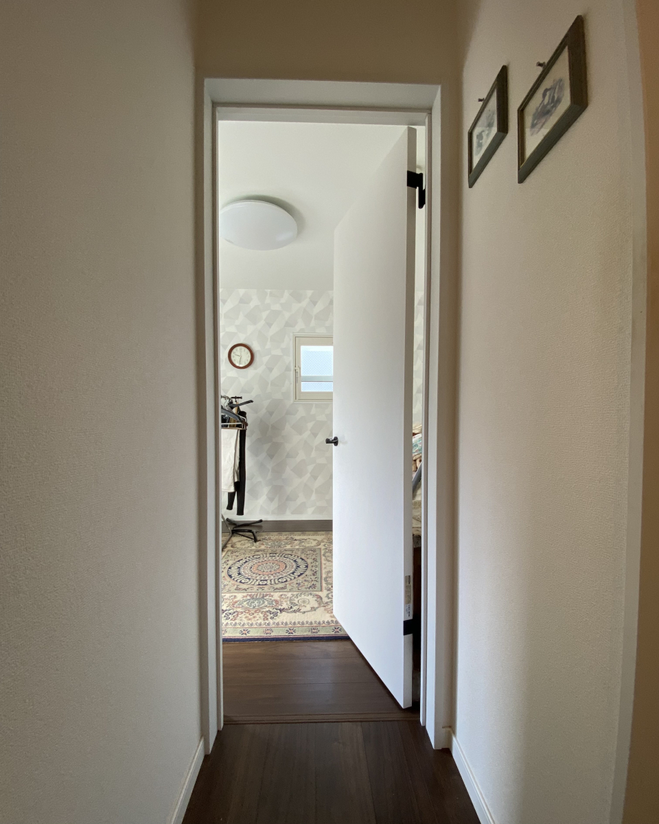 REGALO（レガロ）の内開きの室内ドアを外開きに変えたい！の施工前の写真2