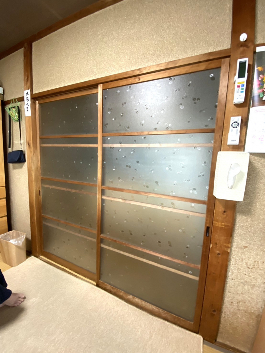 REGALO(レガロ)の重たくなってしまった室内建具のお取替え ♪の施工前の写真1