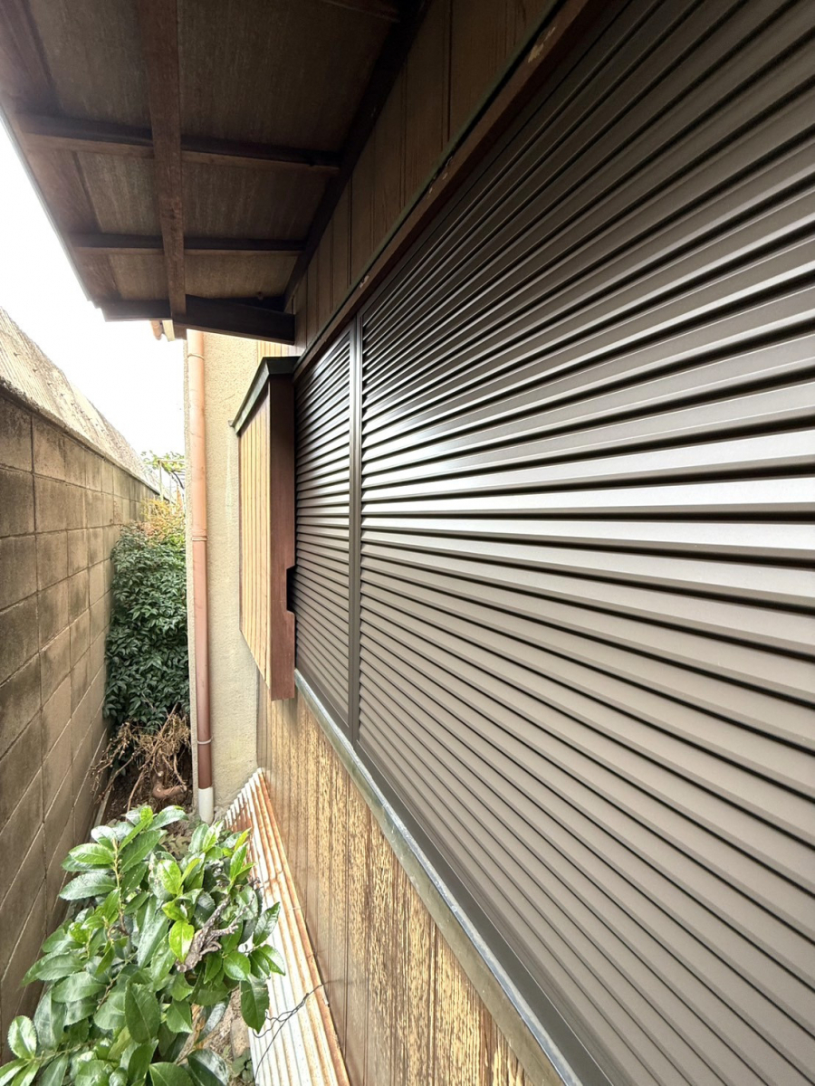 REGALO（レガロ）の雨戸一筋！雨戸をつけて防犯・台風対策！の施工後の写真1