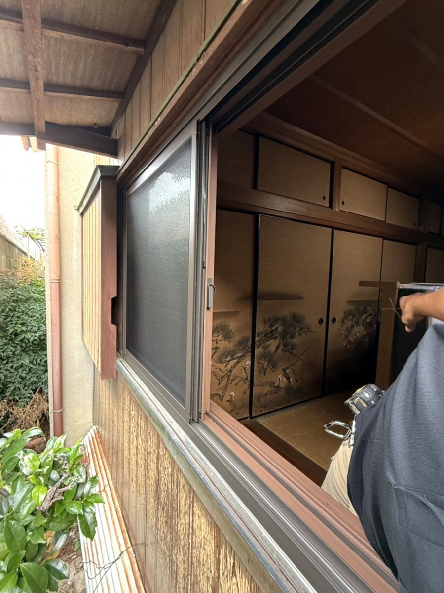 REGALO（レガロ）の雨戸一筋！雨戸をつけて防犯・台風対策！の施工前の写真1