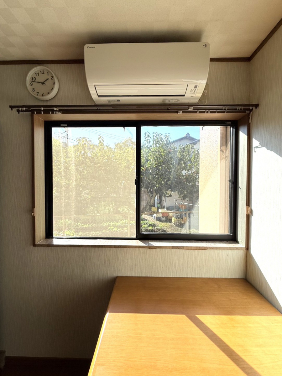 REGALO(レガロ)の暑い寒いの対策には内窓インプラス☆の施工前の写真1