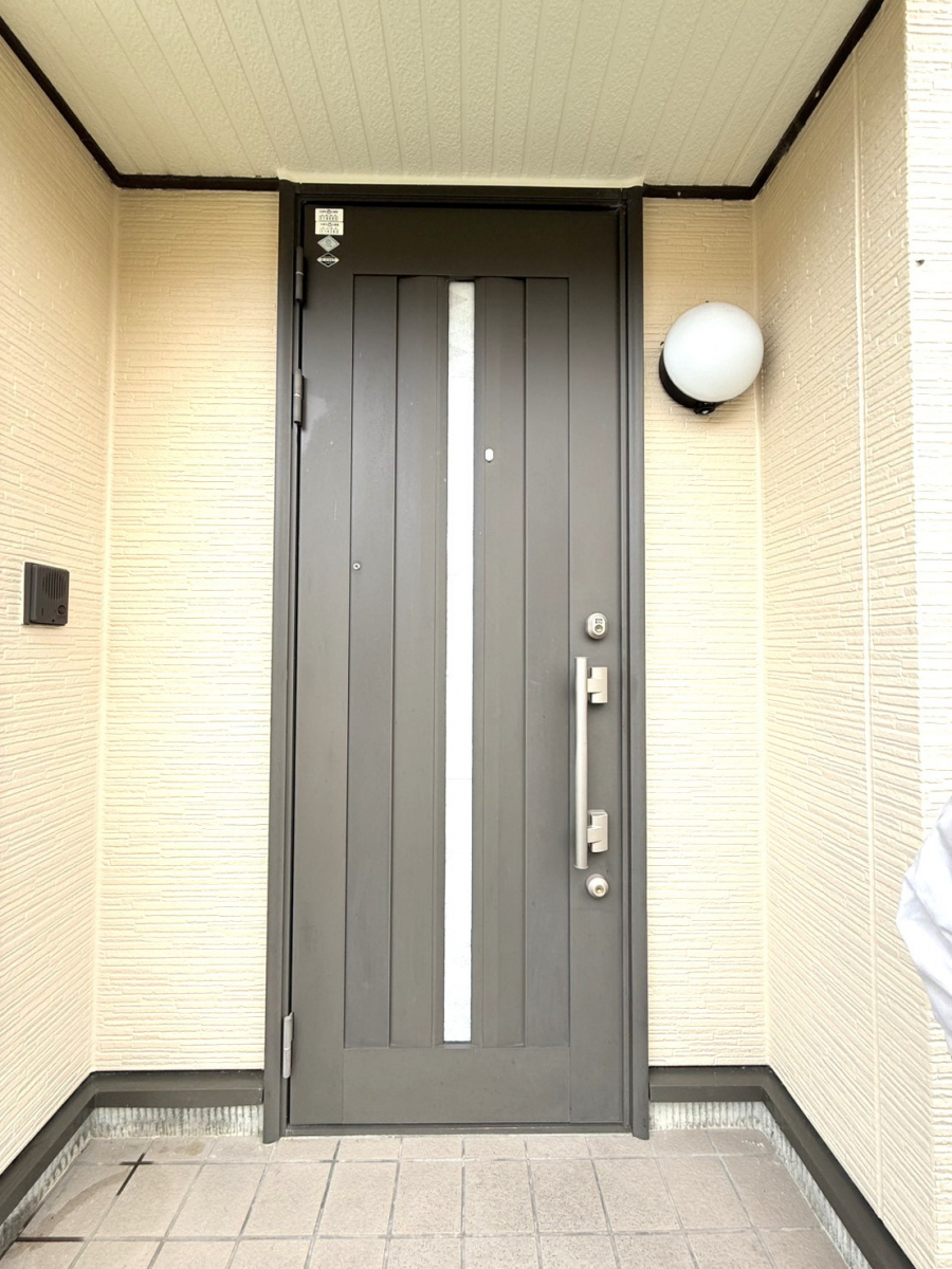 REGALO（レガロ）の補助金を使ってお得にリフォーム！断熱玄関ドアへのお取替え☆の施工前の写真1