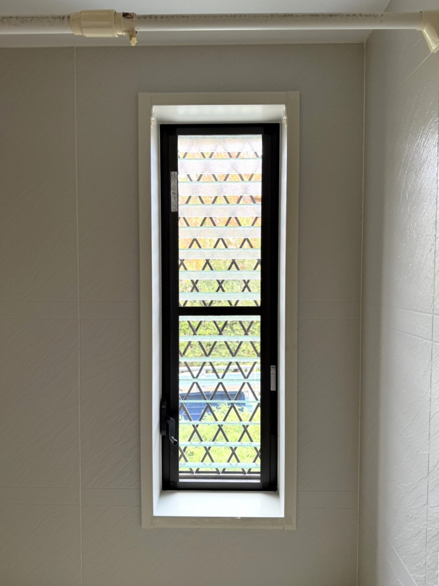 REGALO（レガロ）の浴室窓にも内窓をつけよう☆の施工前の写真1