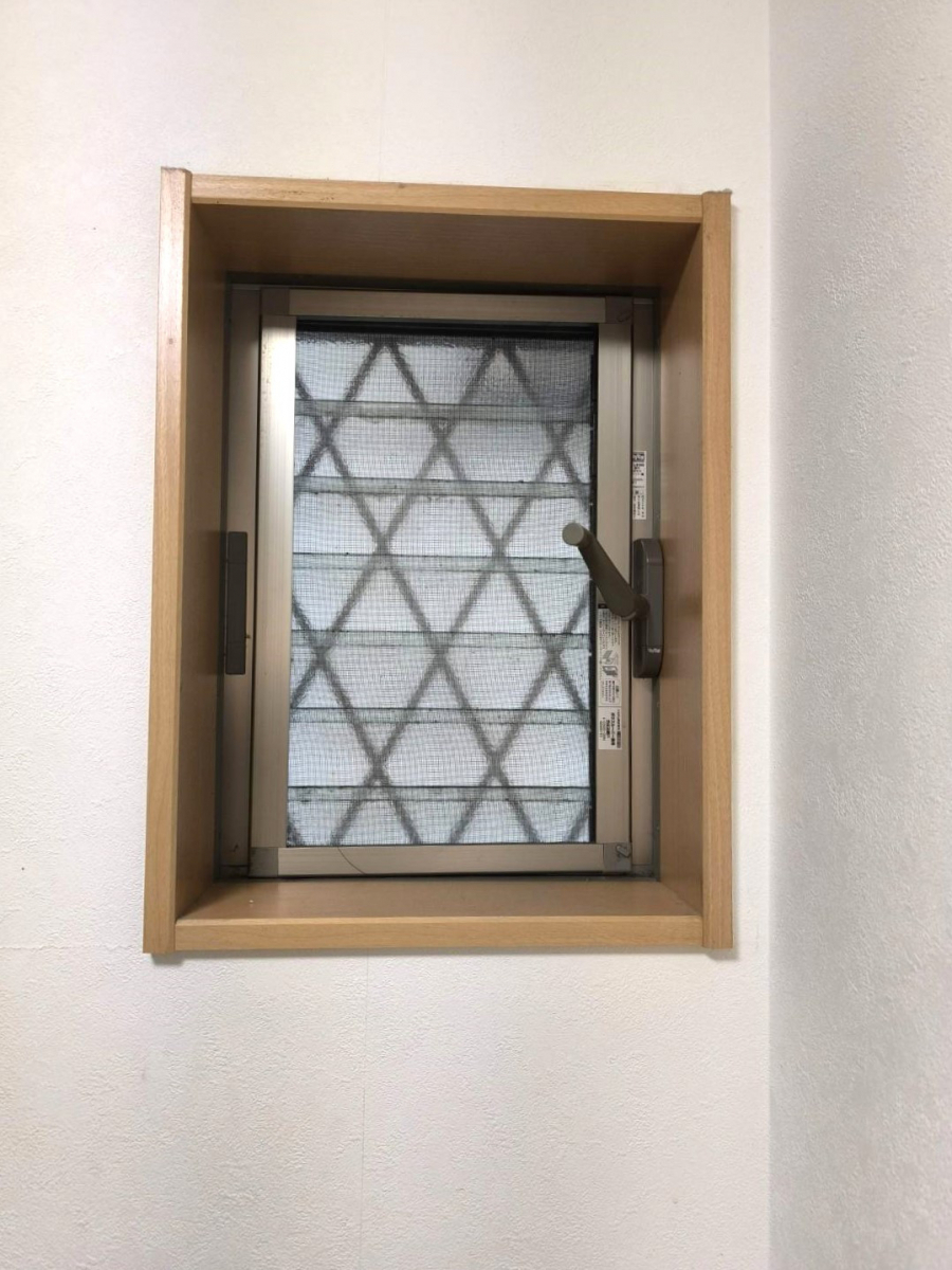 REGALO（レガロ）のヒートショック対策にも！内窓インプラス☆の施工前の写真1