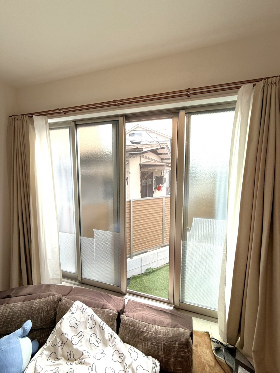 REGALO（レガロ）の大きい窓は効果抜群！内窓インプラス☆の施工前の写真1