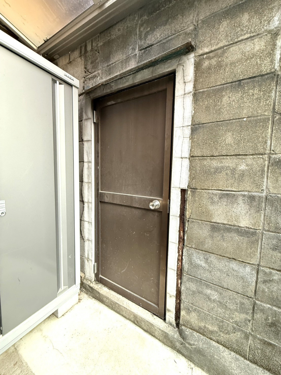 REGALO（レガロ）の電子錠つけました☆勝手口ドアの防犯性をあげたい！の施工前の写真1