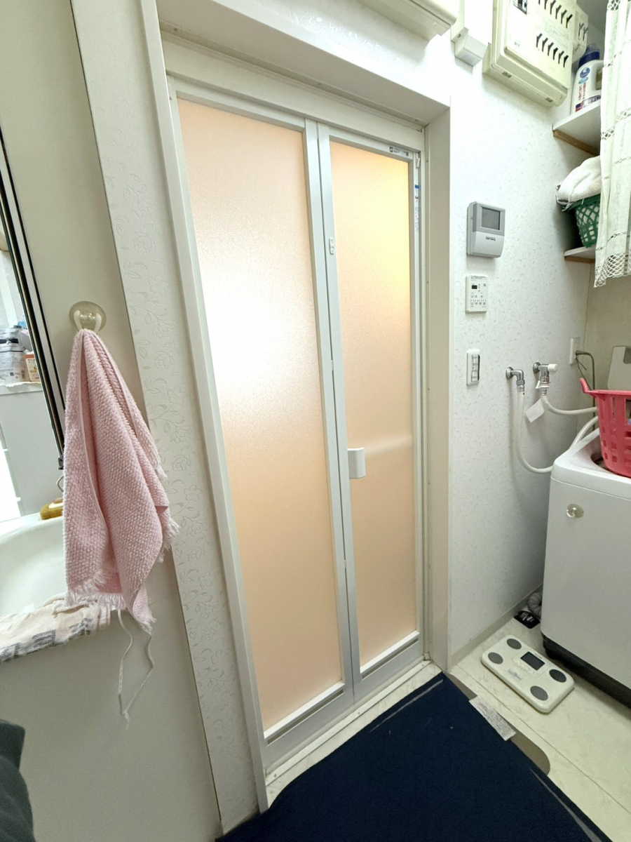 REGALO（レガロ）の浴室折り戸ドアのお取替え！の施工後の写真1