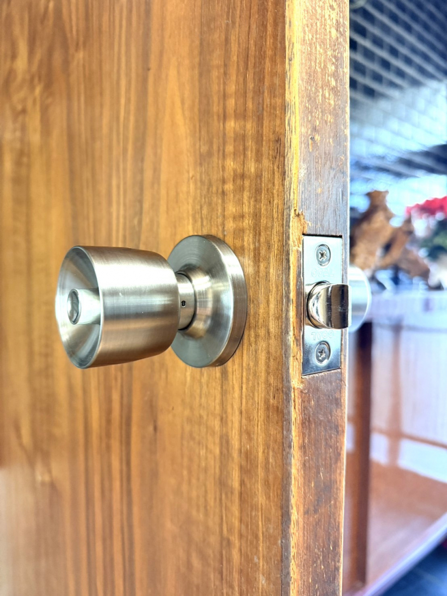 REGALO（レガロ）の回りにくいドアノブを交換したい！の施工後の写真1