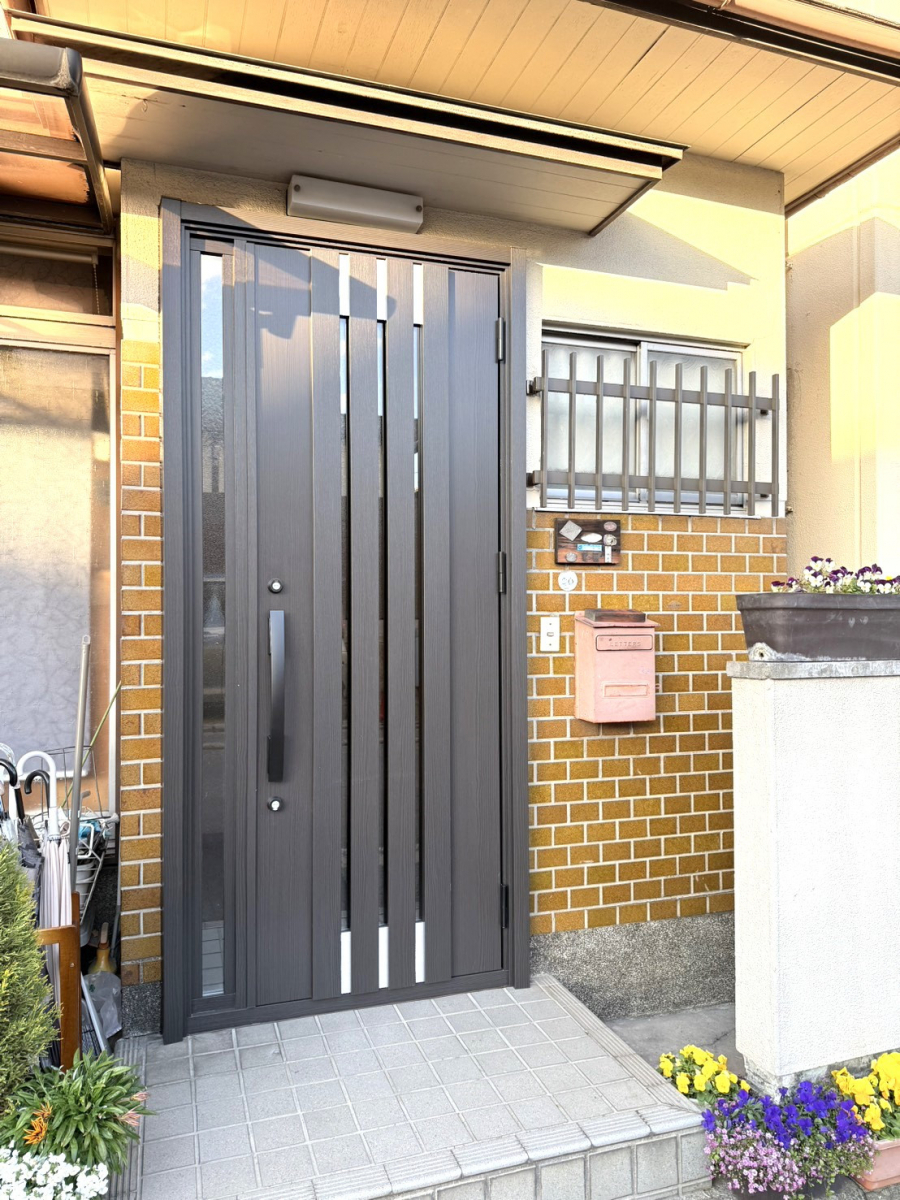 REGALO（レガロ）の防犯、断熱、機能性抜群のリシェント玄関ドア☆の施工後の写真1