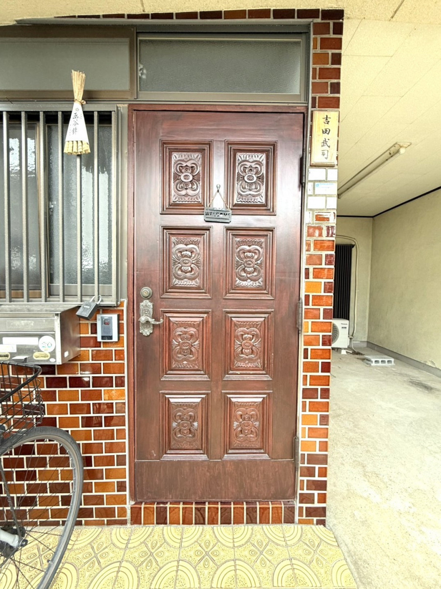 REGALO（レガロ）の機能性抜群のリシェント玄関ドア☆の施工前の写真1