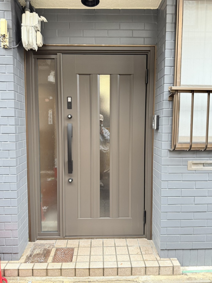 REGALO（レガロ）の機能性抜群！リシェント玄関ドア♪の施工後の写真1