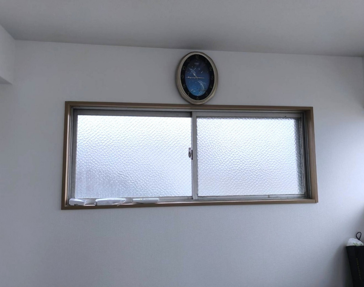 REGALO（レガロ）のオフィスの窓を一新！高断熱・機能窓「リプラス」☆の施工前の写真1