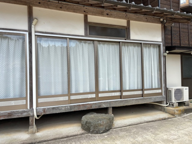 大西アルミ建材 京丹後店の大きな縁側サッシリフォーム🛠️の施工前の写真1