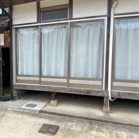 大西アルミ建材 京丹後店の大きな縁側サッシリフォーム🛠️の施工前の写真2