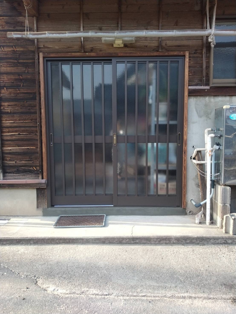 大西アルミ建材 京丹後店の勝手口引戸リフォームの施工後の写真1