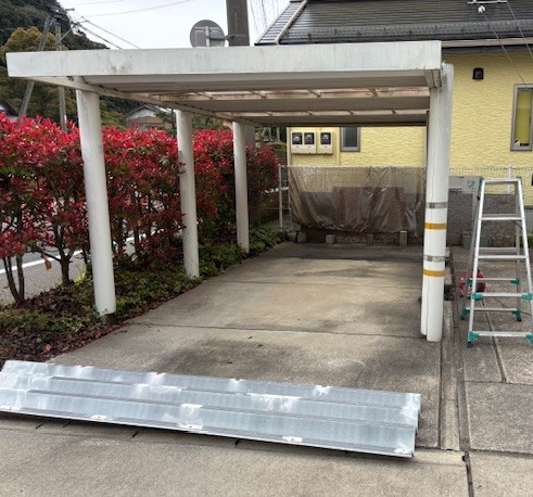 大西アルミ建材 京丹後店の積雪1.5メートル対応カーポートの施工前の写真1