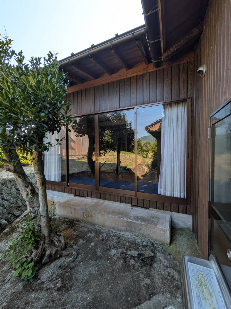 大西アルミ建材 京丹後店の窓が大きくて暑い~寒い~の施工前の写真1