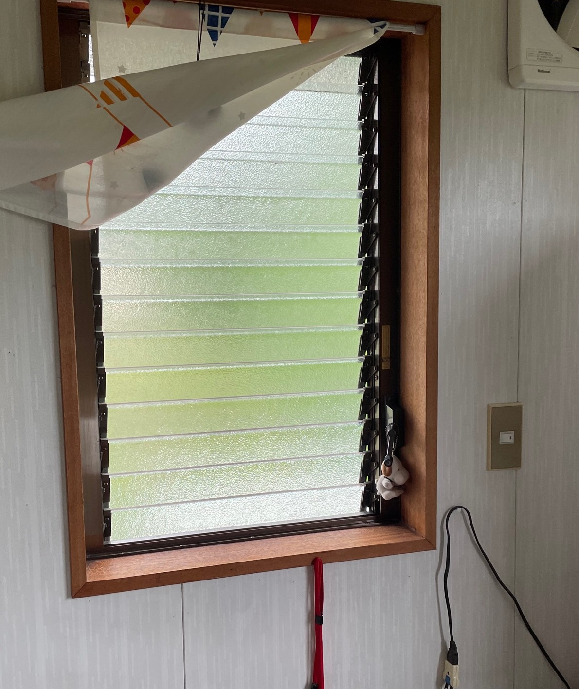 大西アルミ建材 京丹後店のジャロジー窓には内窓を！の施工前の写真1