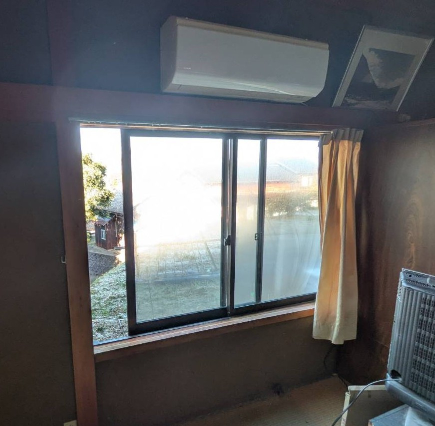 大西アルミ建材 京丹後店の内窓設置で寝室を快適に！の施工前の写真2