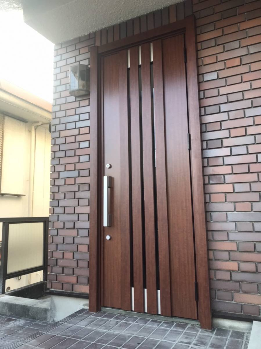 トラス軽金属販売 津島店の家を手放すので玄関ドアを変えたいの施工後の写真1