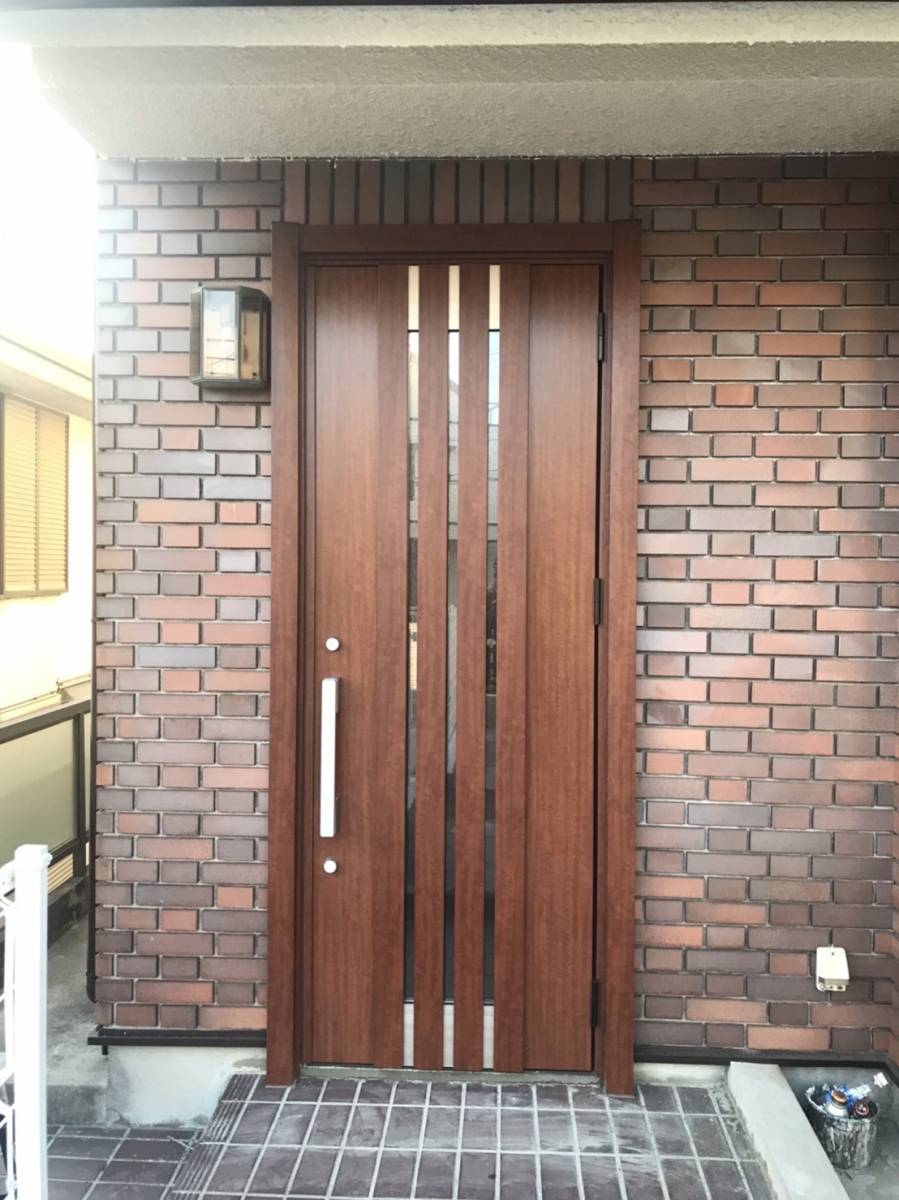 トラス軽金属販売 津島店の家を手放すので玄関ドアを変えたいの施工後の写真2