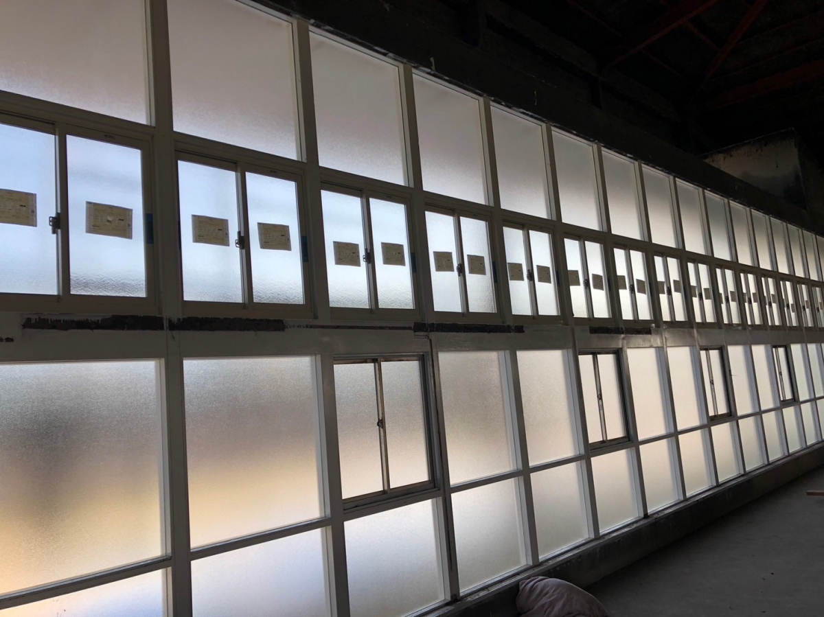 トラス軽金属販売 津島店の職人の技術力で大量の窓を取り付けの施工後の写真1