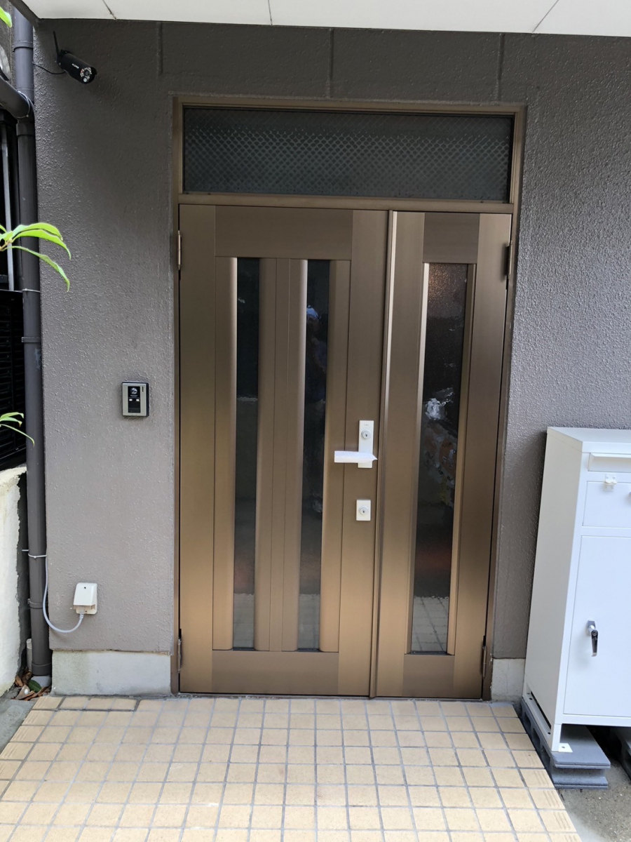 トラス軽金属販売 津島店の古くなったドアをリフォームで防犯&快適に✨の施工後の写真1