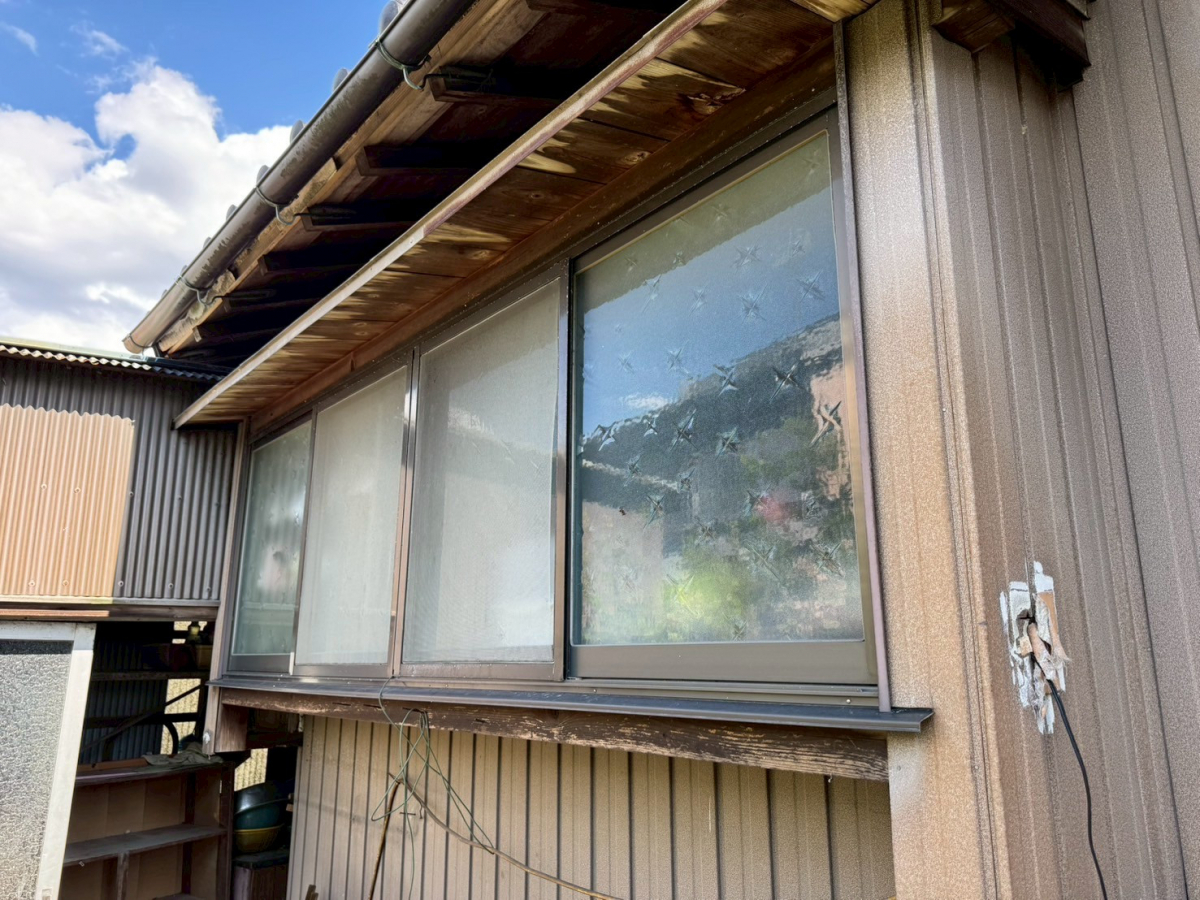トラス軽金属販売 津島店の【防犯対策】面格子を取り付けましたの施工前の写真1