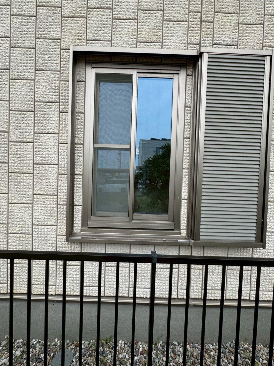 トラス軽金属販売 津島店のリプラスの上げ下げ窓で窓リフォーム!補助金活用で快適・省エネにの施工前の写真1