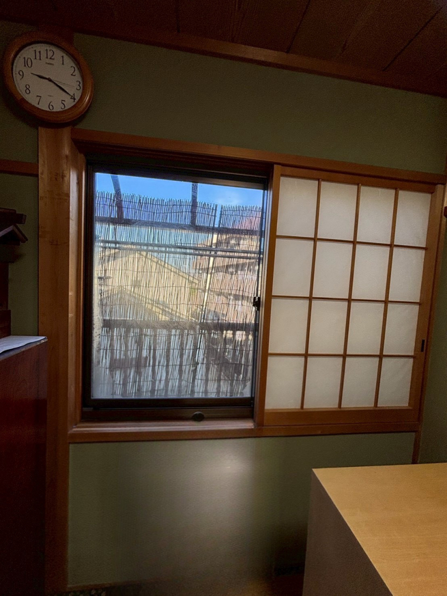 トラス軽金属販売 津島店の和室に最適✨和紙調ガラスのインプラスで断熱性向上⤴️補助金対応の内窓リフォームの施工前の写真1