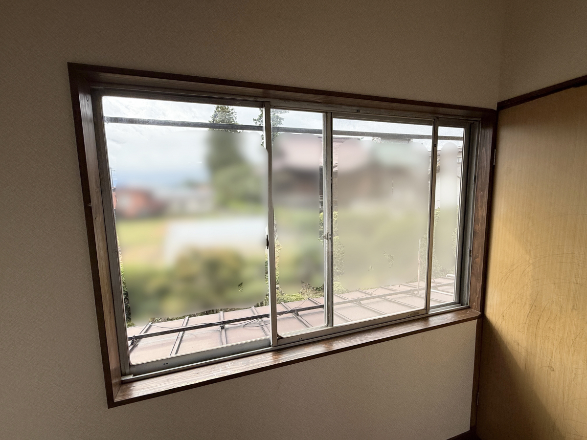 タケダアルミ建材の【インプラス】先進的窓リノベ事業の補助金を活用したお客様施工事例🏡の施工前の写真1