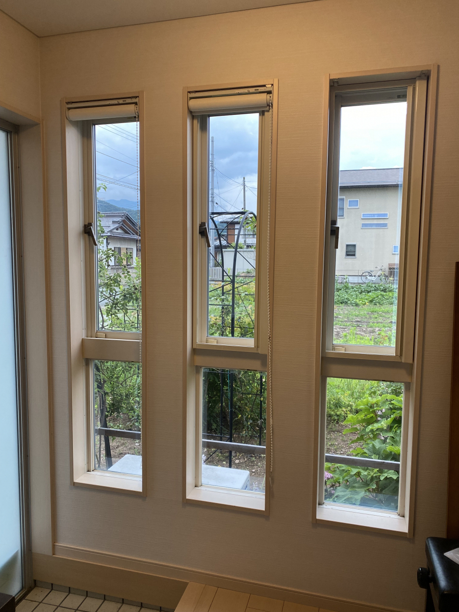 タケダアルミ建材の【インプラス】玄関の寒さ対策に内窓設置の施工前の写真1