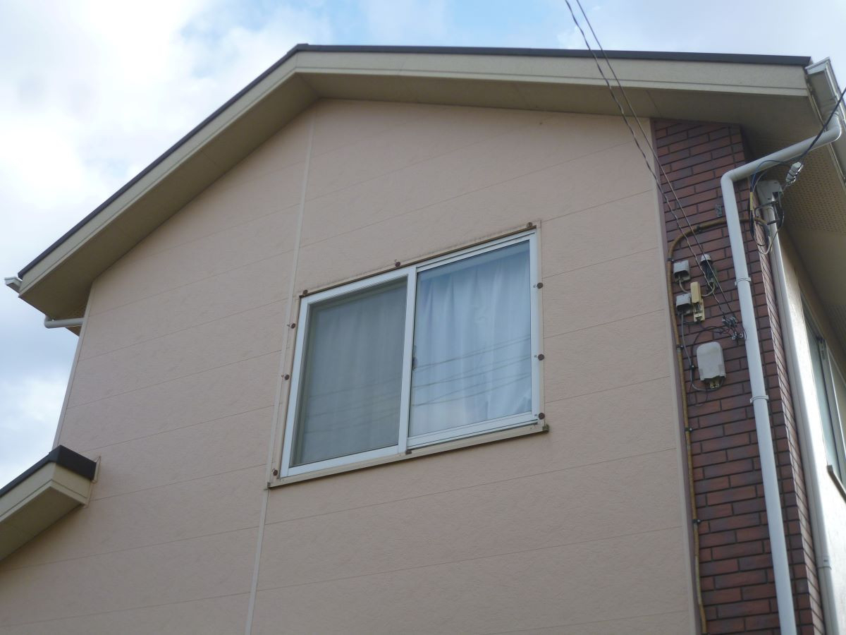 ナガオカ産業の【千葉県八千代市】2Fの窓にシャッターを後付けして防災対策しましたの施工前の写真1