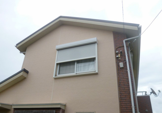 ナガオカ産業の【千葉県八千代市】2Fの窓にシャッターを後付けして防災対策しました施工事例写真1