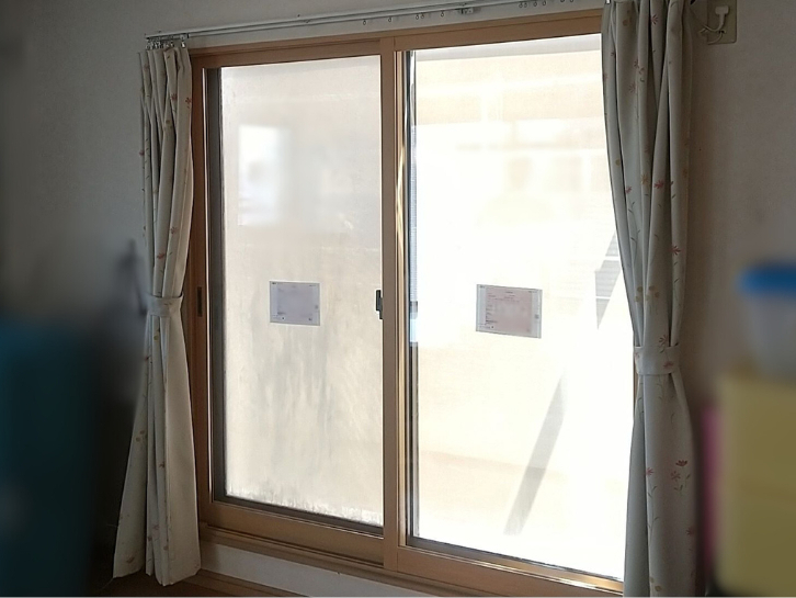 ナガオカ産業の【柏市】窓リフォームで「夏の暑さ・冬の寒さ」を同時に解決！（LIXILインプラス・スタイルシェード）の施工後の写真1