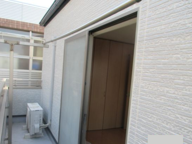 ナガオカ産業の【柏市】窓リフォームで「夏の暑さ・冬の寒さ」を同時に解決！（LIXILインプラス・スタイルシェード）の施工前の写真2