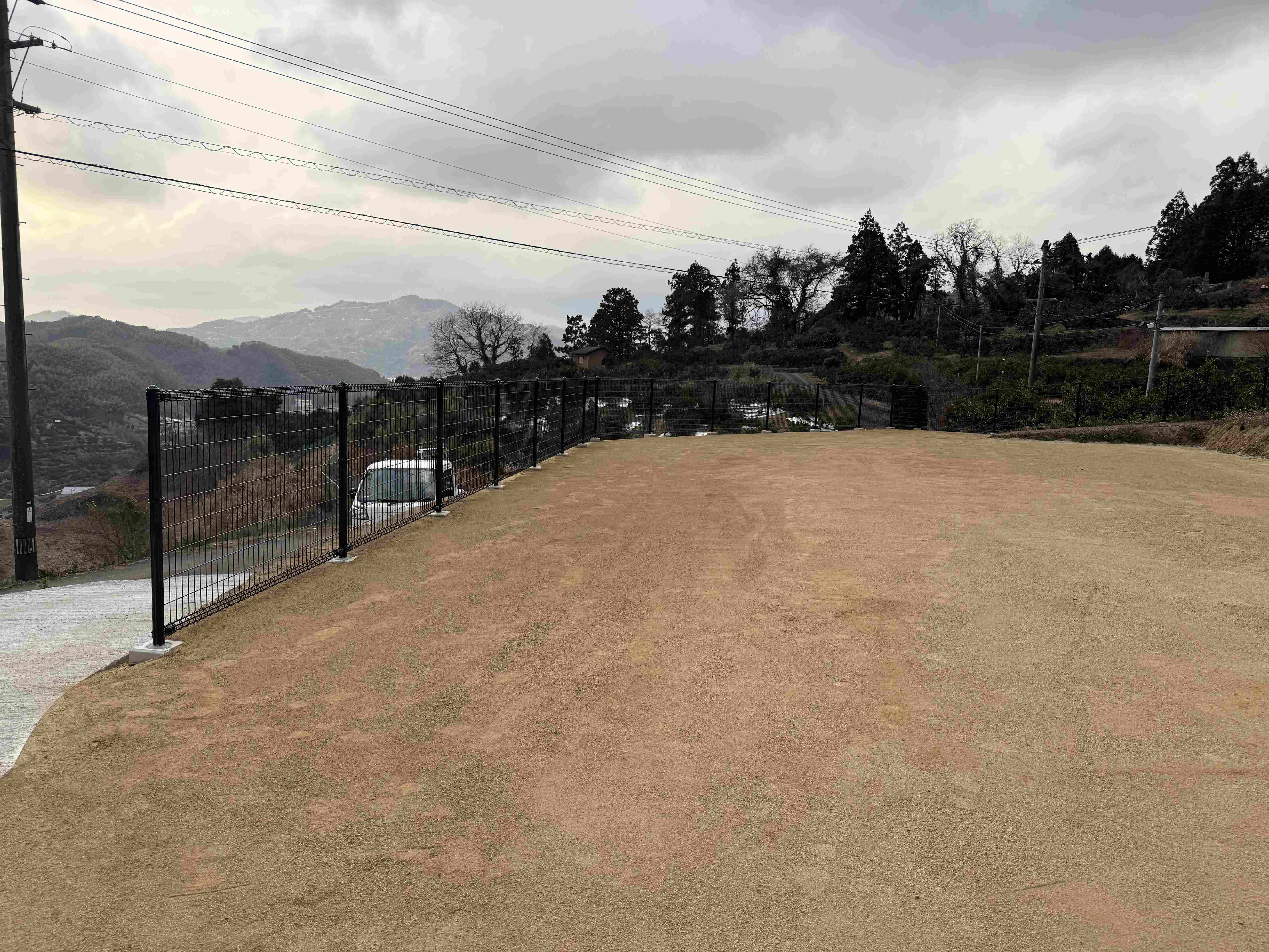 【八幡浜市】景観を邪魔しない！メッシュフェンスで開放感たっぷりの広々スペースが完成 大山硝子のブログ 写真1