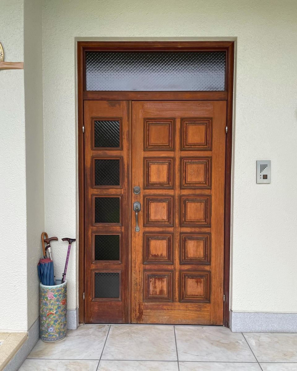 大山硝子の1日で玄関リフォーム　（１dayリフォーム）の施工前の写真1